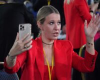 Десятки миллионов в шкафу: Ксения Собчак похвасталась коллекцией сумочек