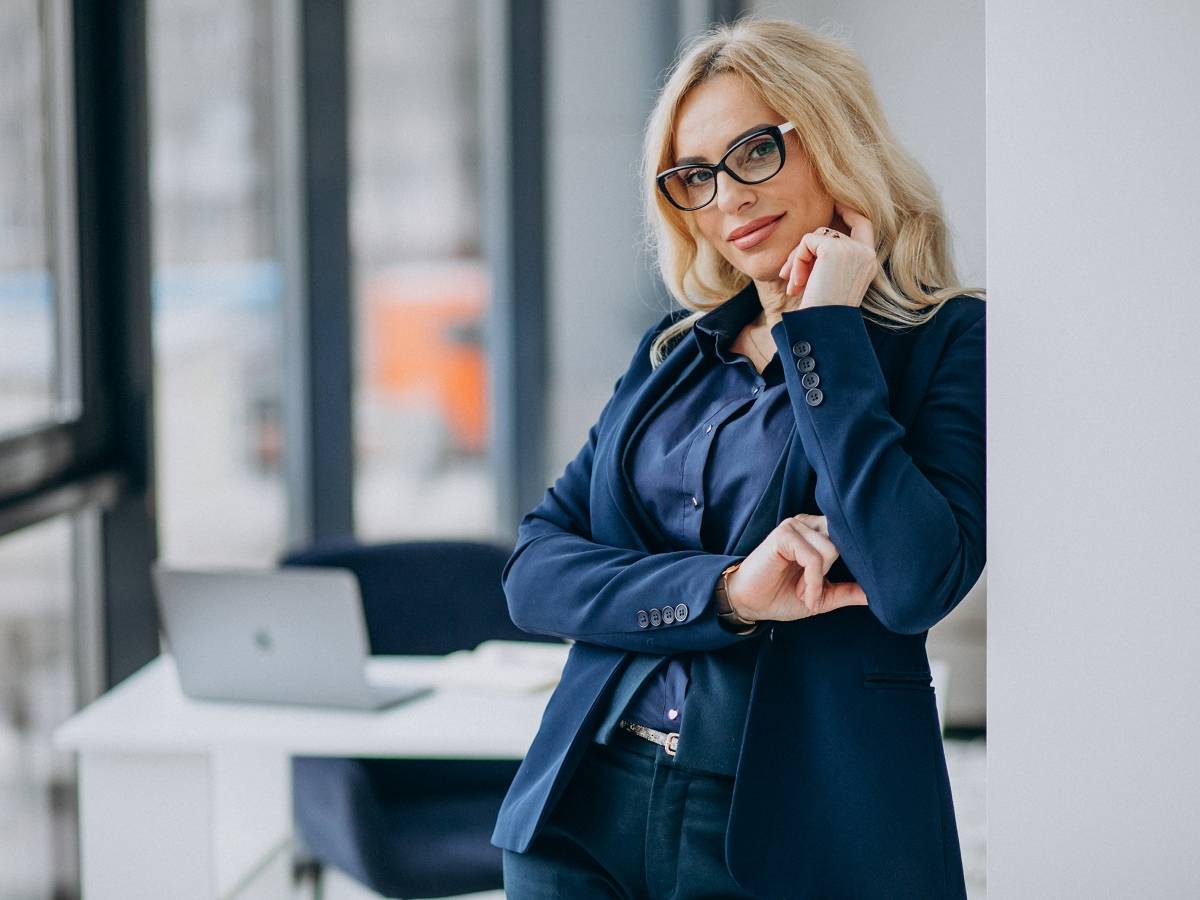 Выбираем цвет одежды под ваше настроение: хитрые приёмы по созданию подходящего образа