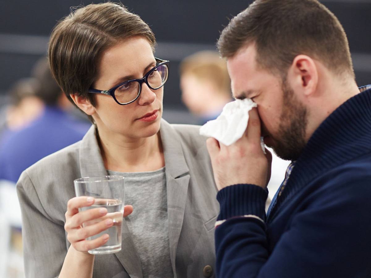 Рубрика психолога: 5 способов справиться с болтливыми людьми