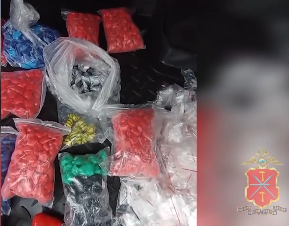 В Туле семейная пара фасовала и развозила наркотики пока дочь была в детсаду