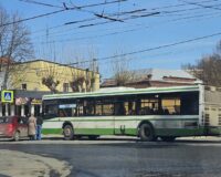 В городе Рязани пассажирский автобус влетел в легковой автомобиль