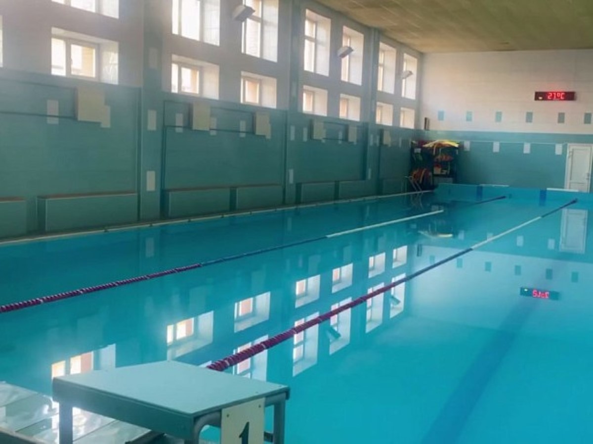 Тренер утонувшего в бассейне 8-летнего мальчика из Саратова не признает своей вины
