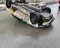 перевернулся автомобиль такси