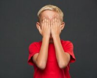 стрим 18+ при детях