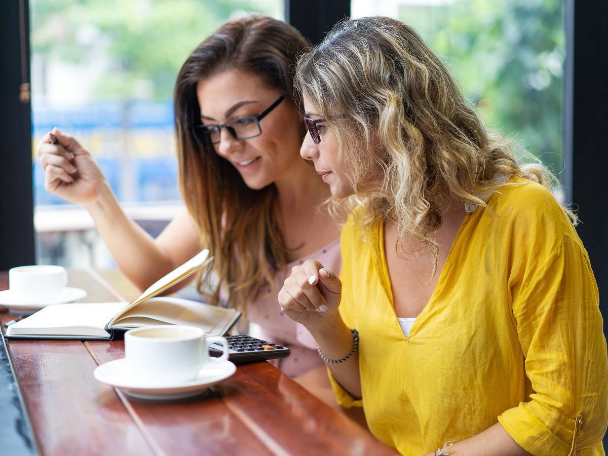 Гороскоп на 2 апреля: Тельцу и Водолею повезет в переговорах, финансах и любви