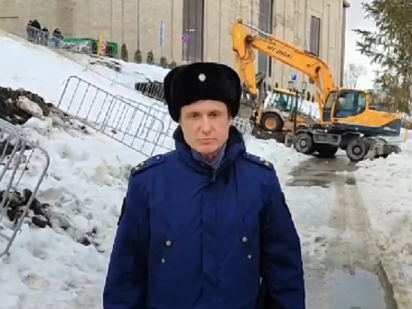 В Тамбове прокуратура проводит проверку из-за падения подростка под землю