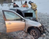 машину располовинило в дтп