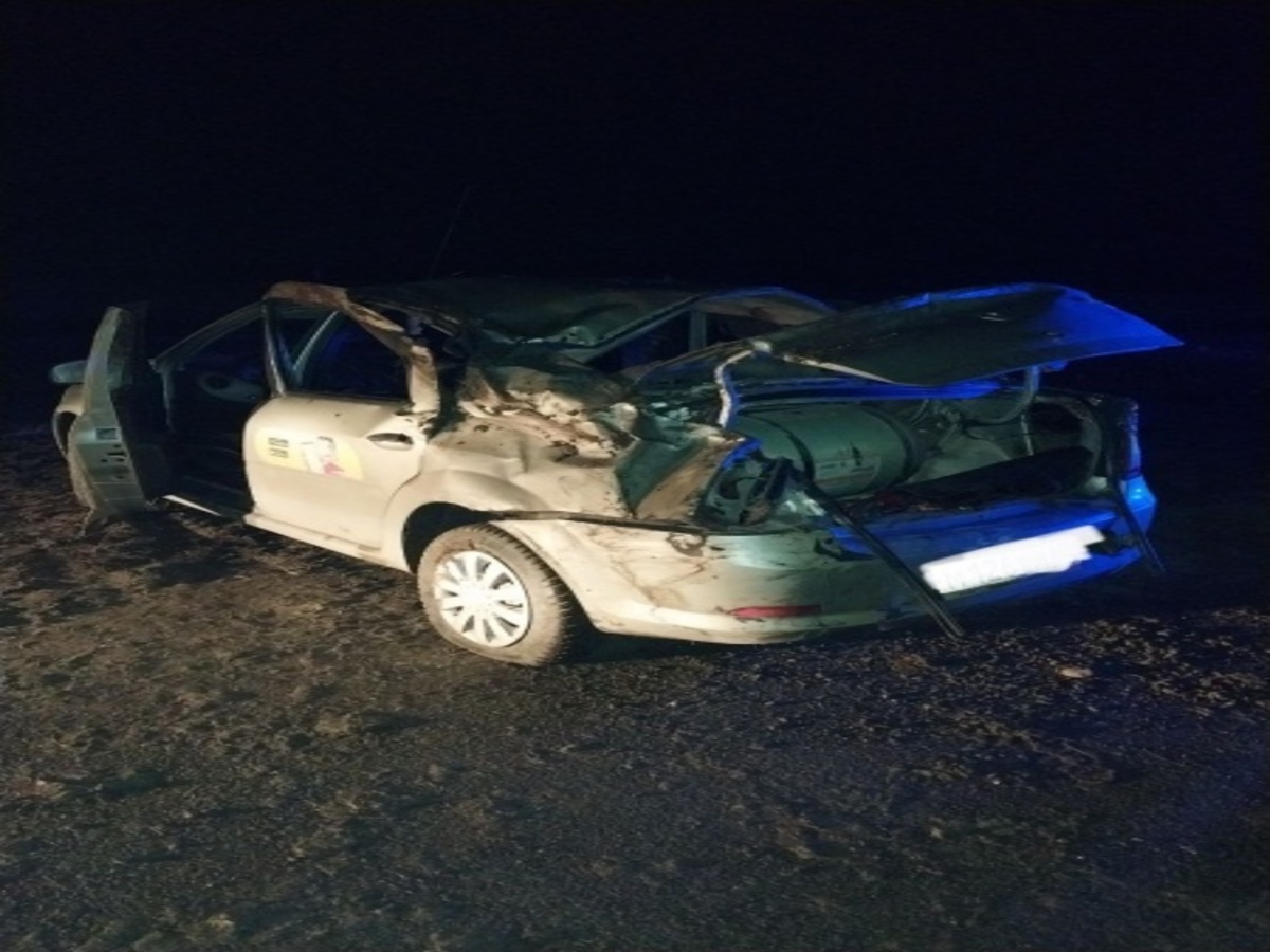 В Рязанской области в Спасском районе опрокинулась легковушка «Рено Логан»