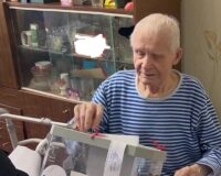 102-летний старик