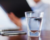 Токсины не выведет, а по здоровью ударит: развеян миф о пользе популярного ПП напитка