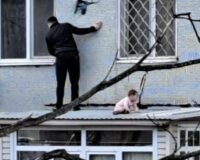 ребенок упал