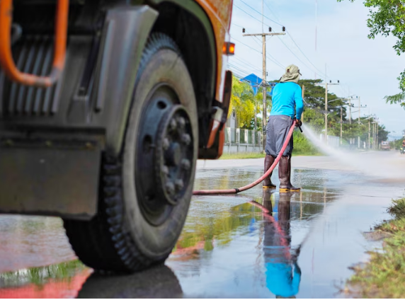 «Смоленскавтодор» начал убирать улицы города по ночам