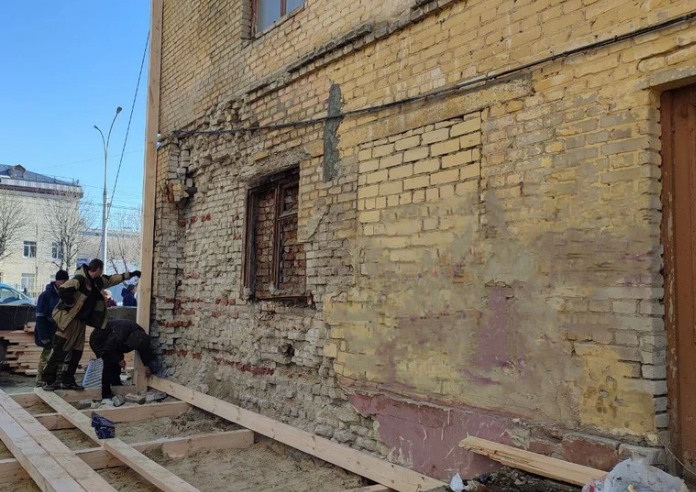 В Тамбове начали ремонт рухнувшей стены в двухэтажке на Моршанском шоссе