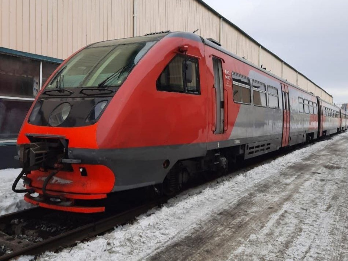 пригородный поезд