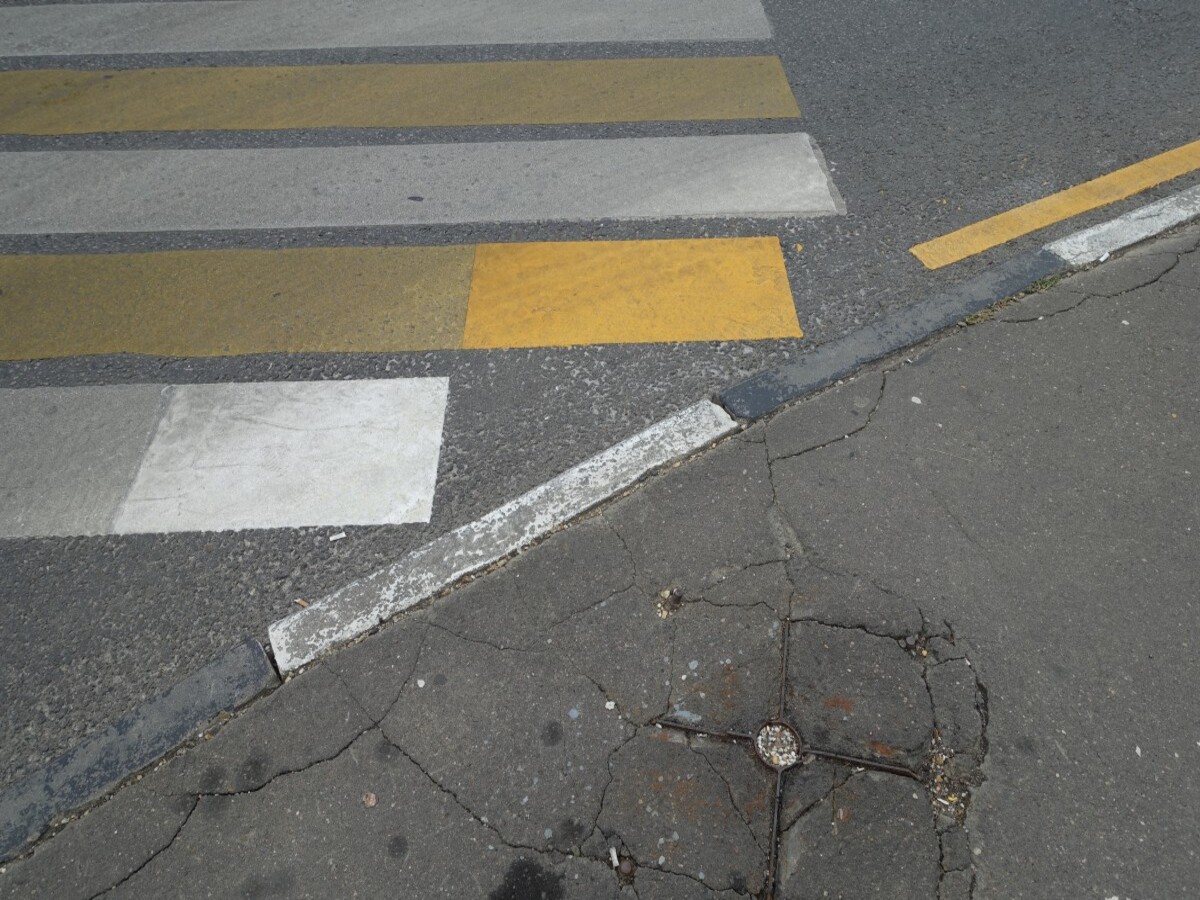 В городе Рязани на улице Братиславской легковушка сбила женщину-пешехода