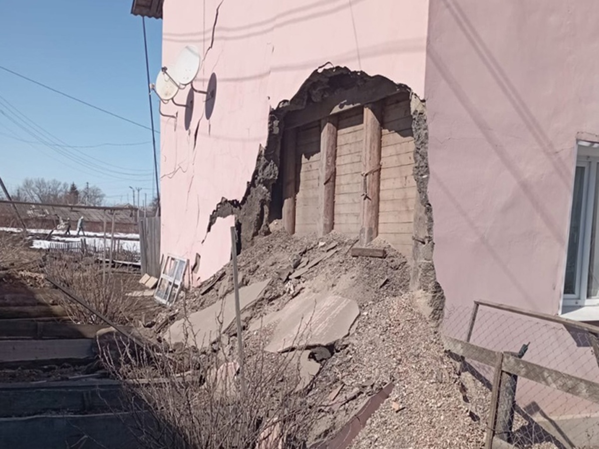 В Рязанской области в городе Скопин обрушилась стена жилого многоквартирного дома