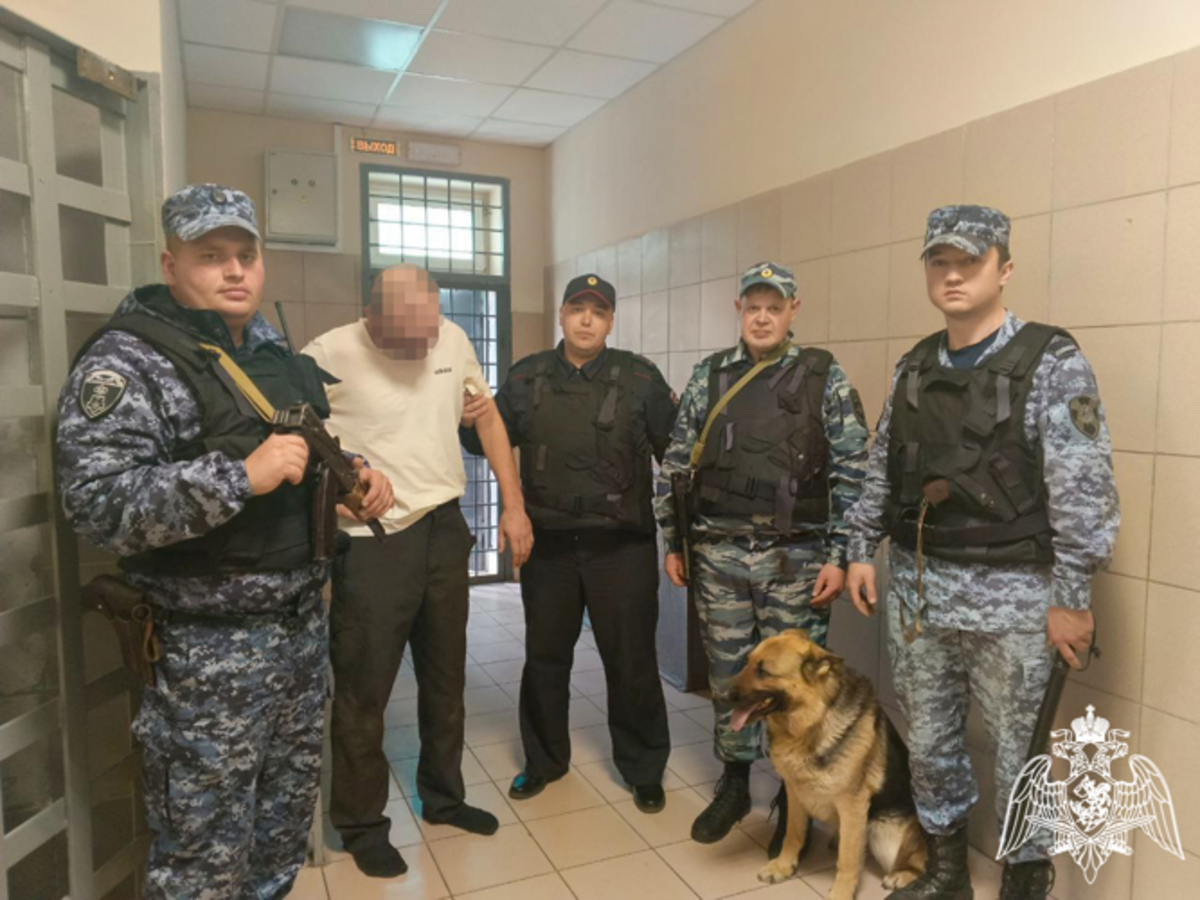 В городе Рязани в магазине мужчина разбил автомат с игрушками и убежал