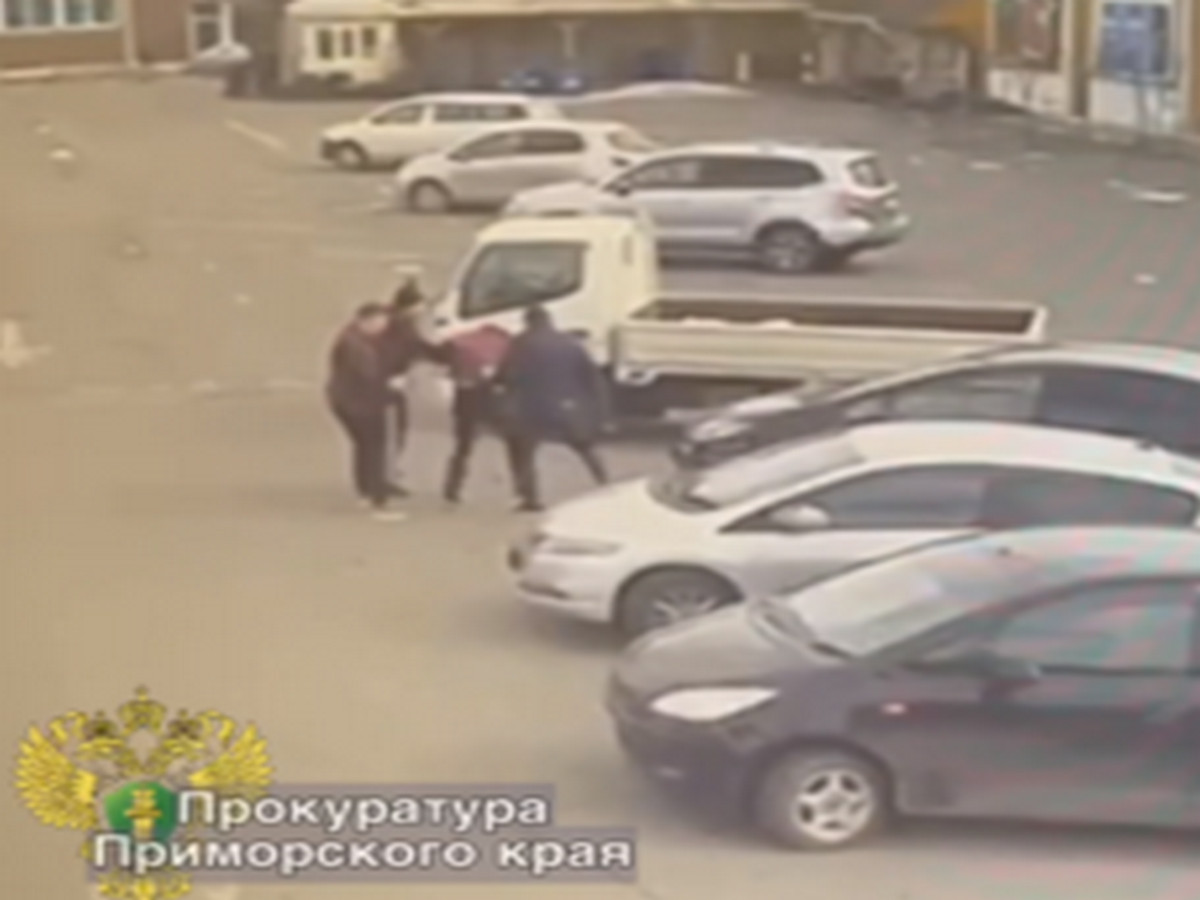 момент похищения двух мужчин в Артемё