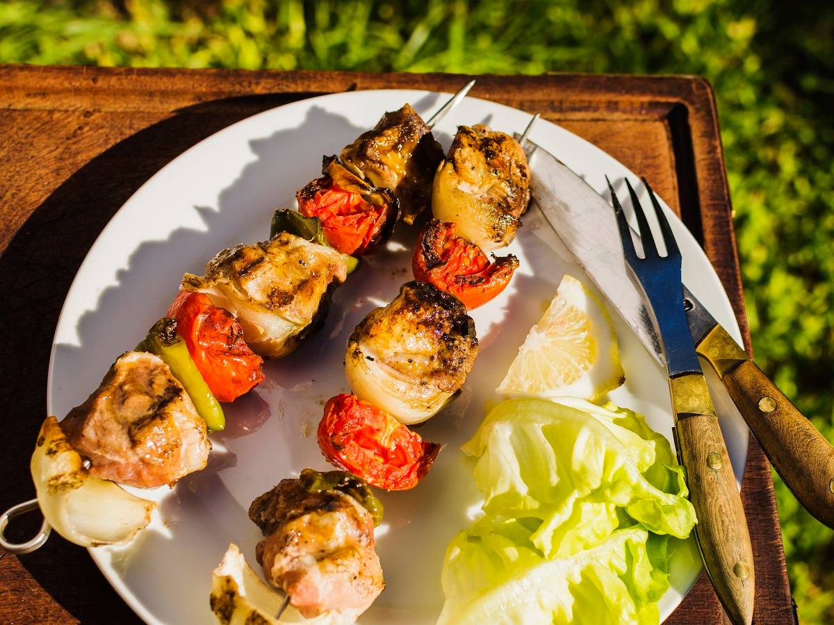 Майский пикник: 5 рецептов необычного шашлыка не из мяса