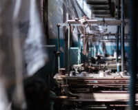 На Ярцевском льнозаводе сотрудники работали без договоров и выходных