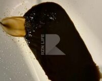 В городе Рязани в хрущевке из крана полилась не вода, а жижа, похожая на «нефть»