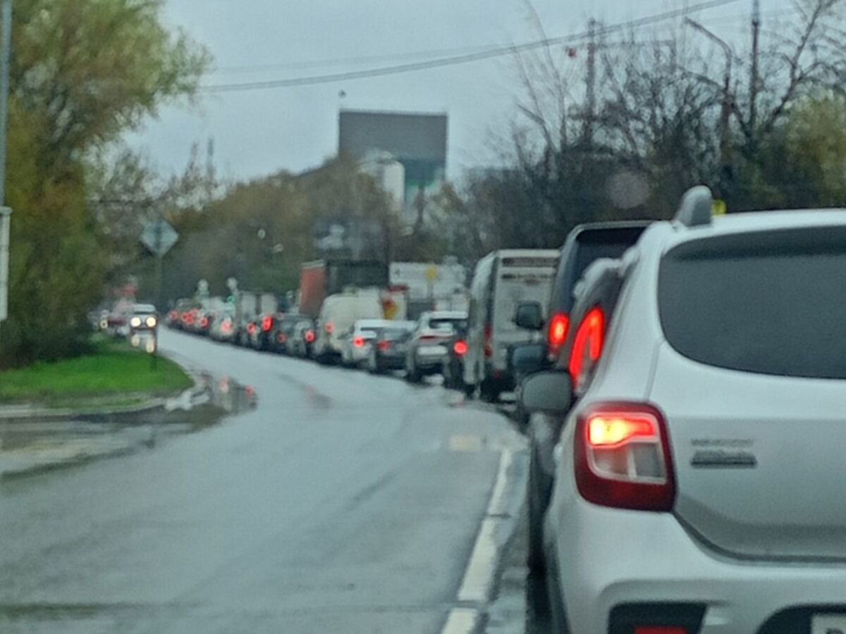 В городе Рязани на Михайловском шоссе образовалась крупная пробка