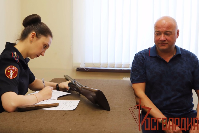 Росгвардия выплатила тулякам 300 тысяч за добровольную сдачу оружия