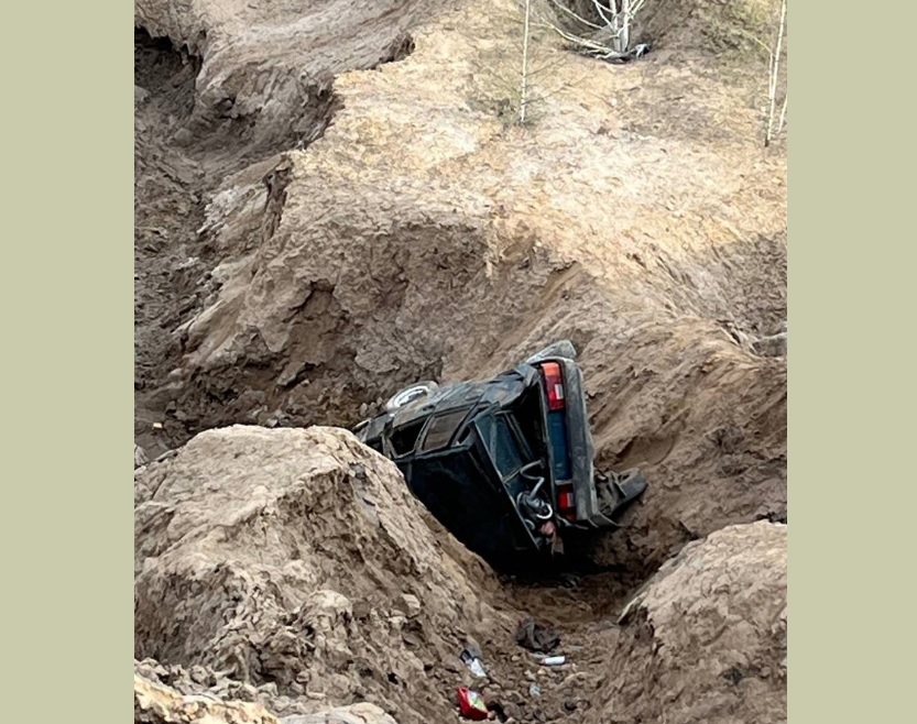 Водитель упавшей в Кондуках машины обязан её достать и заплатить штраф