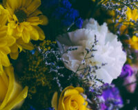 Житель города Касимова Рязанской области украл для подруги букет цветов и батон колбасы