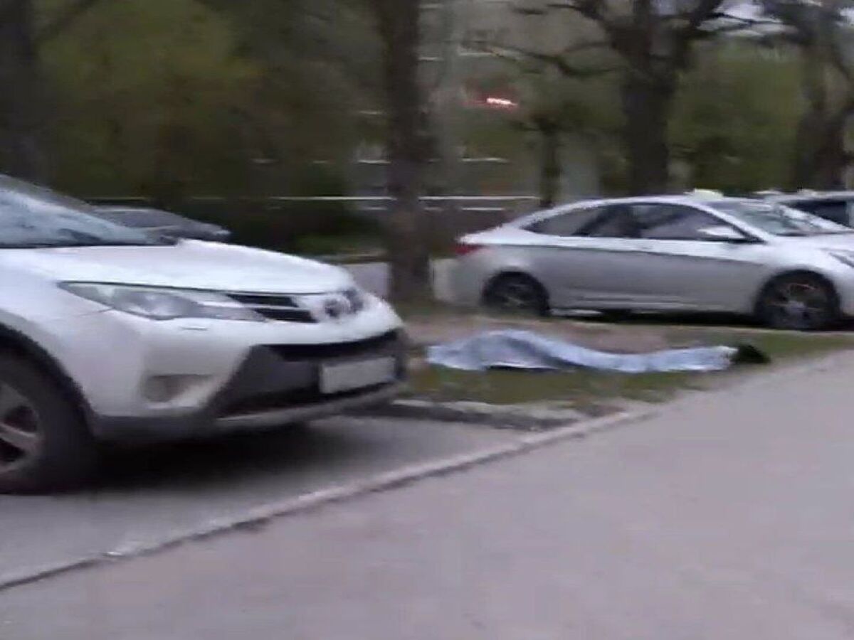 В Рязани на улице Чкалова местные жители обнаружили труп женщины