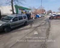 В Тамбове на Гагарина в аварии с легковушками пострадал водитель