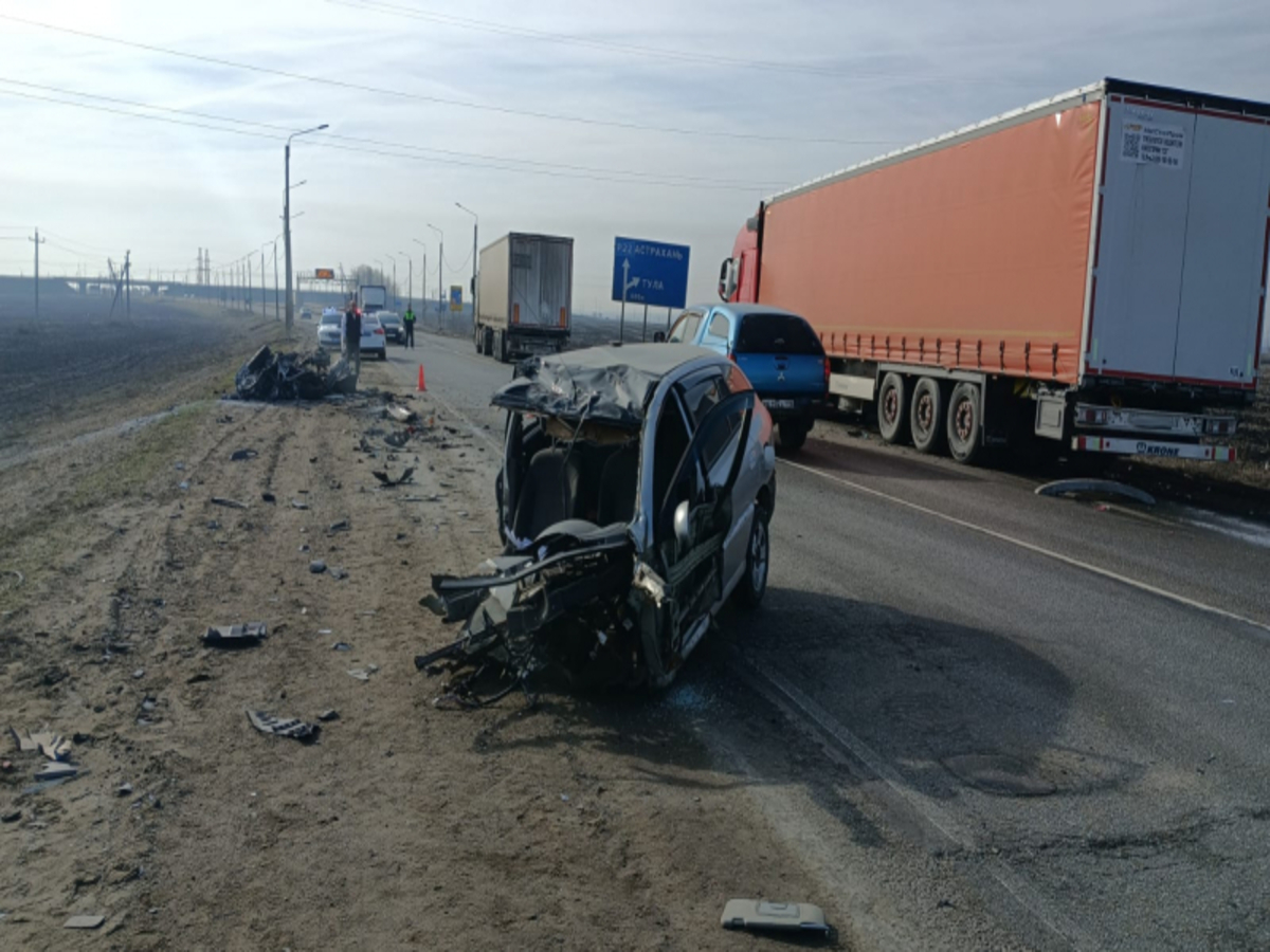 Смертельное ДТП: в Рязанской области столкнулись легковушка и грузовик