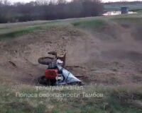 В Тамбовской области тракторист без прав опрокинулся в кювет и погиб