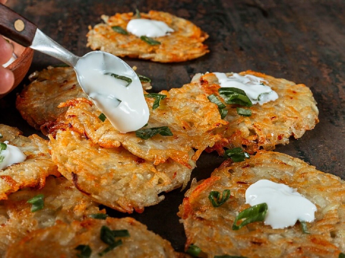 Магия на кухне: всего два ингредиента превращают драники в шедевр кулинарии