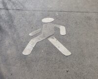 В Иванове водитель легковушки сдавал назад и наехал на маму с двумя детьми