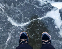 Смолянин спас из-подо льда мужчину и попал в больницу с переохлаждением