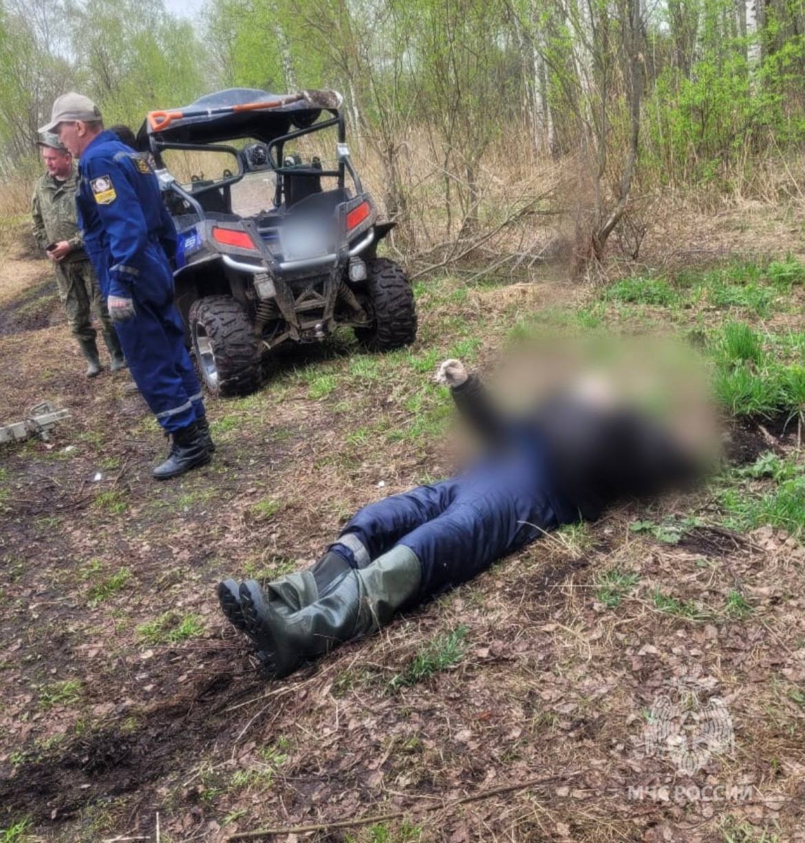 В Комсомольском районе водолазы достали из озера одетого пенсионера