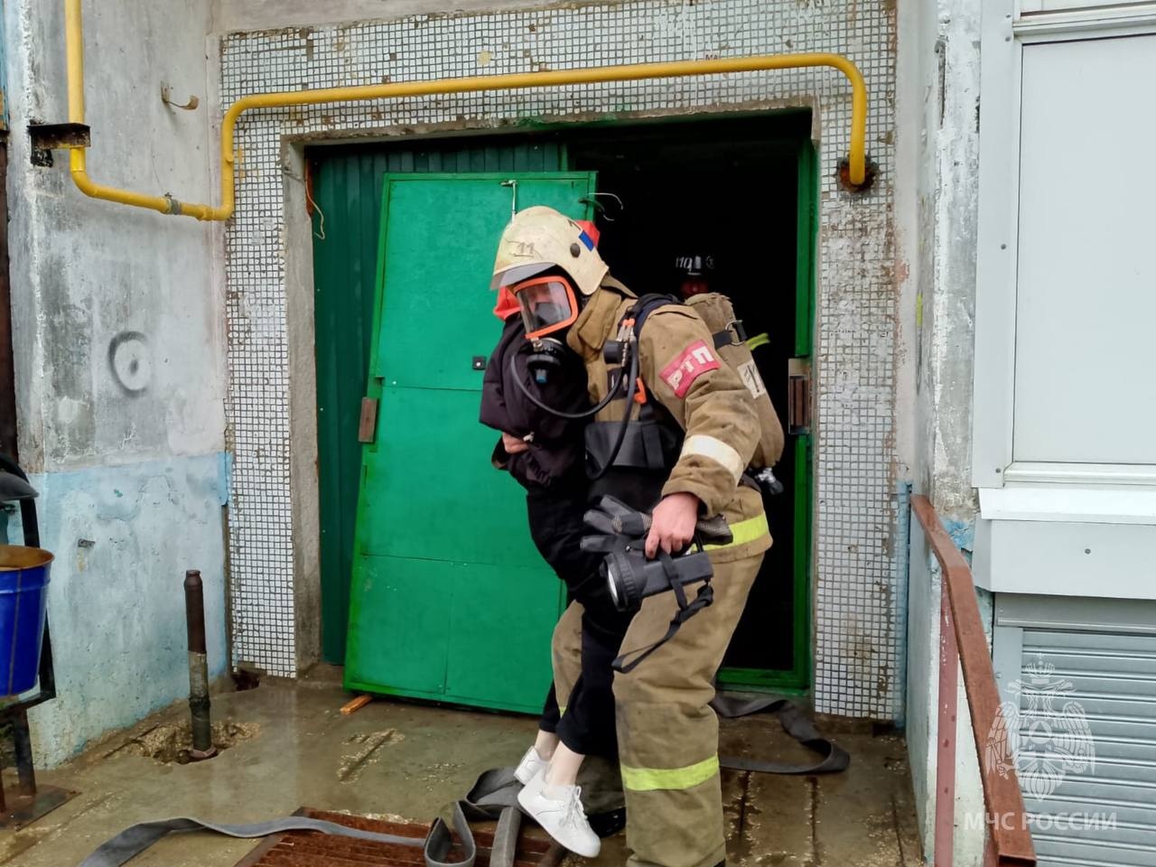 В Ивановской области из-за загоревшегося холодильника эвакуировали 10 человек