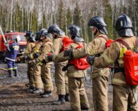 В Ивановской области сотрудники МЧС за сутки выезжали на тушение травы 19 раз