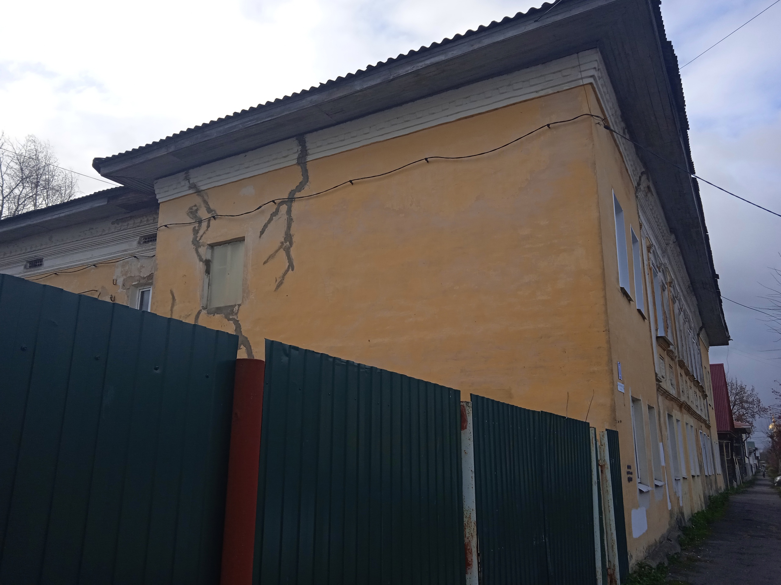 В Кохме прокуратура подала на мэрию в суд за бездействие из-за старых домов