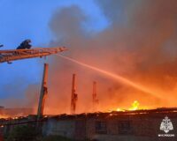 В Смоленске загорелся цех завода на Лавочкина на площади в 1500 квадратов