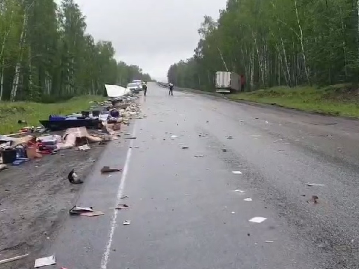 ДТП с двумя грузовиками М-5