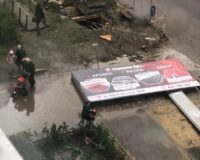 В Тамбове налетевший ураган повалил деревья и рекламные конструкции