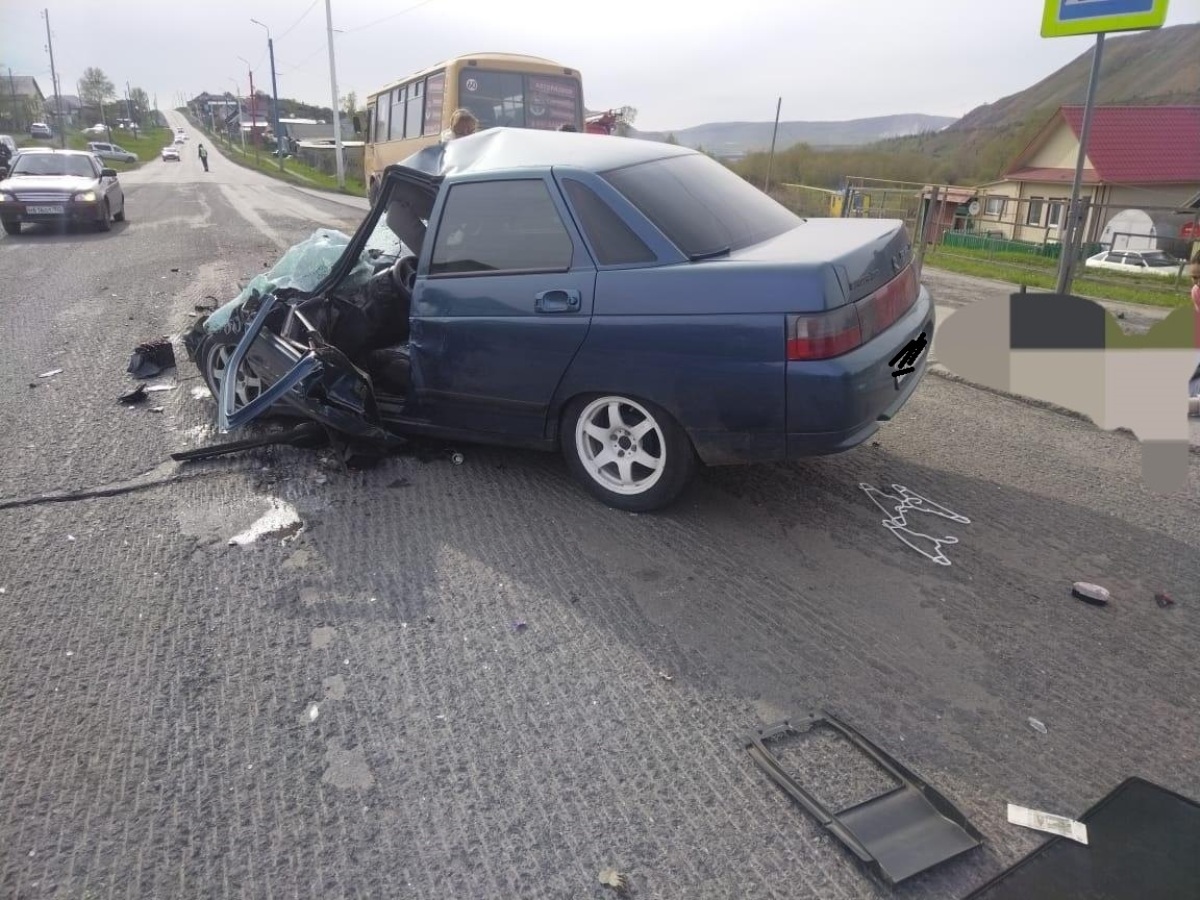 авария ПАЗ и ВАЗ Сатка