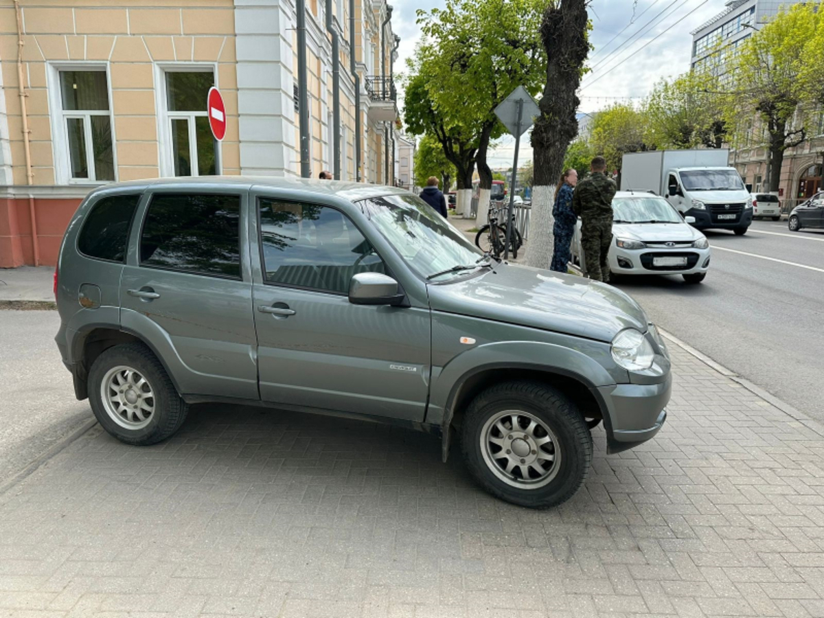 В Рязани «Нива Шевроле» сбила 12-летнюю велосипедистку, которая передвигалась по тротуару