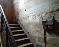 В Иванове суд обязал собственника закрыть доступ к опасному заброшенному дому