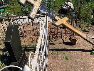 кладбище вандалы