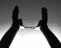 В Туле ревнивец залез в окно к возлюбленной и забил до смерти соперника