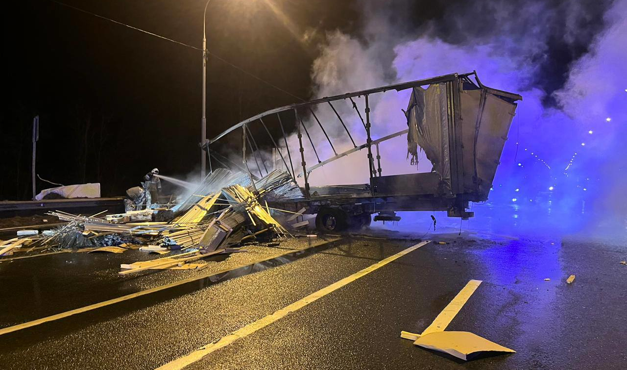 За смертельную аварию под Валдаем дальнобойщику назначено 2 года колонии-поселения