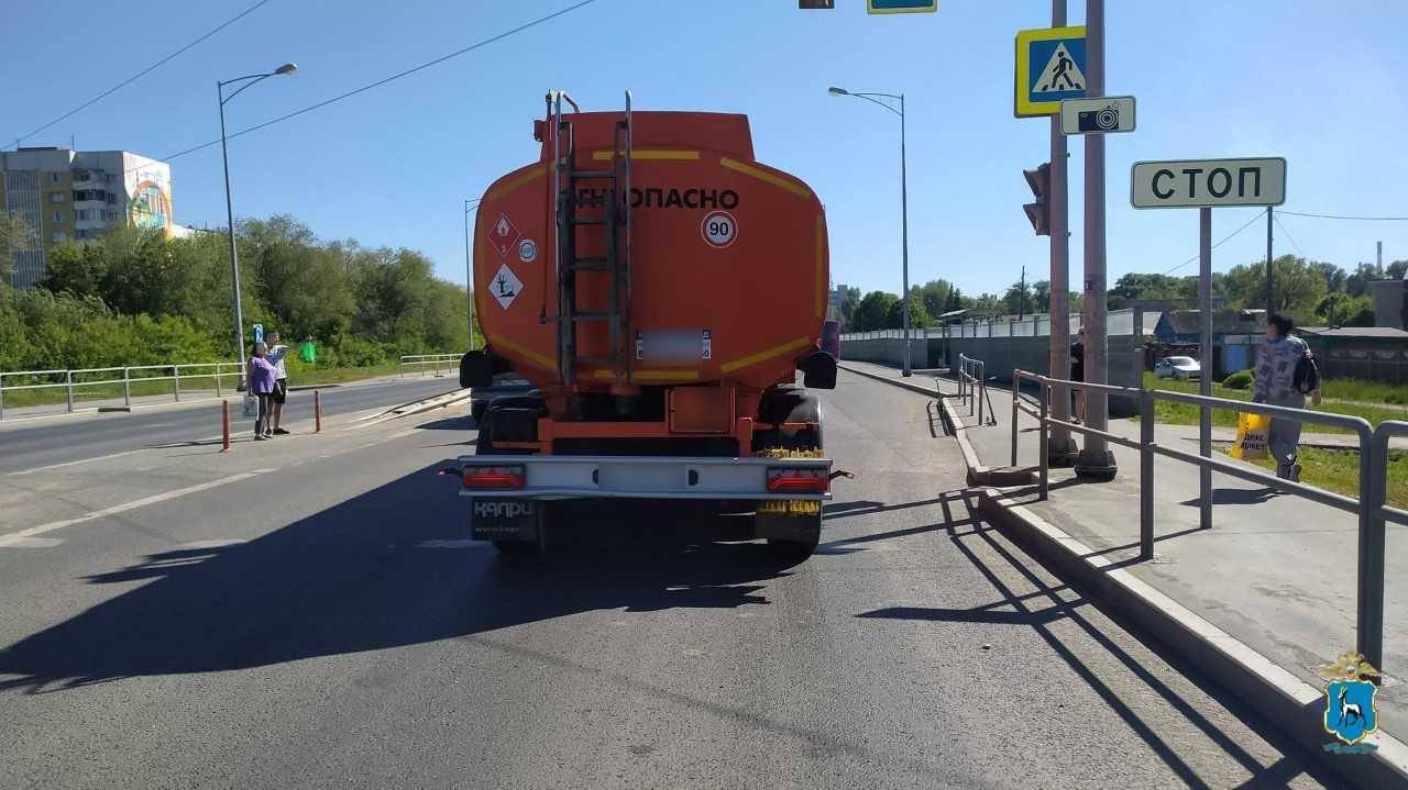 тягач сбил детей